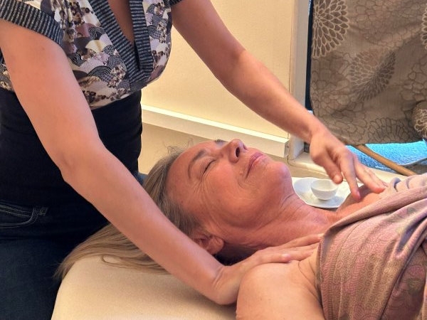 Cure de massages lifting anti-âge visage kobido – Le Monde Sensible Montpellier